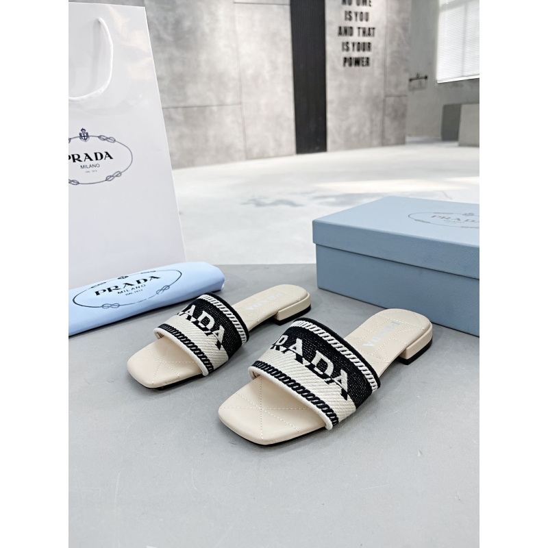 Pra*a slippers